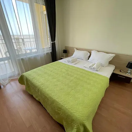 Stunning Beach Front Apartmán *